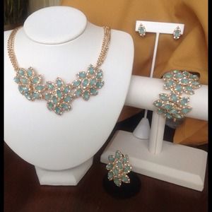 Necklace set