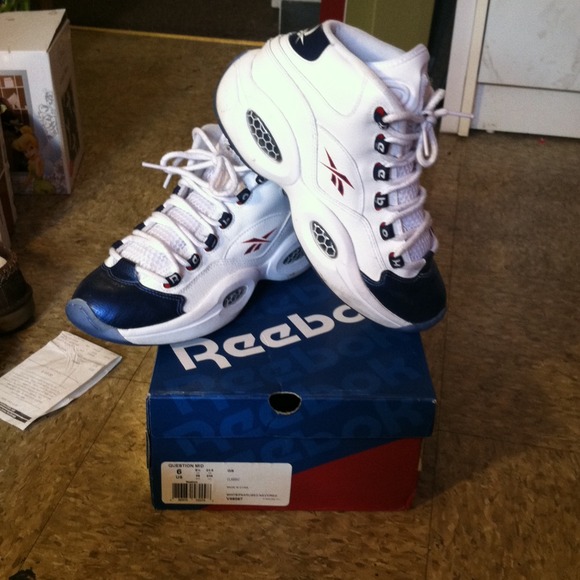 Used - Picture 1 of 3