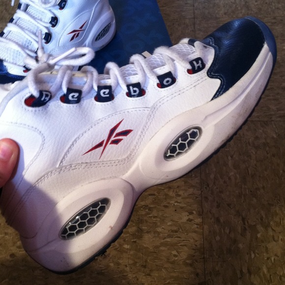 Used - Picture 2 of 3