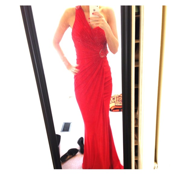 One shoulder open back red dress