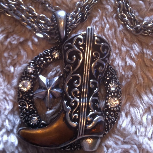 Trade with annieherbie! 2 necklace sets!