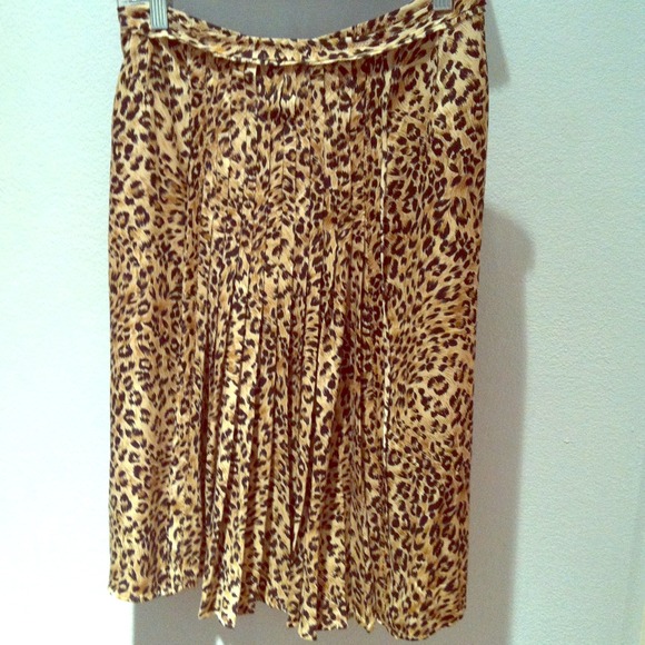 So sexy! Leopard print silk skirt size 14