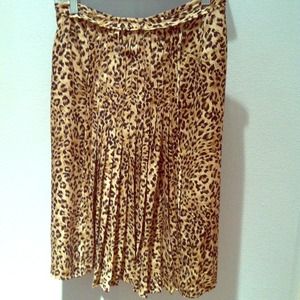 So sexy! Leopard print silk skirt size 14