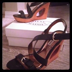 Steve Madden Champyun wedges size 8