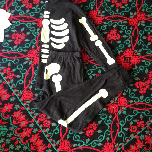 ⛔Sold⛔ These are adult Awesome skeleton PJ's