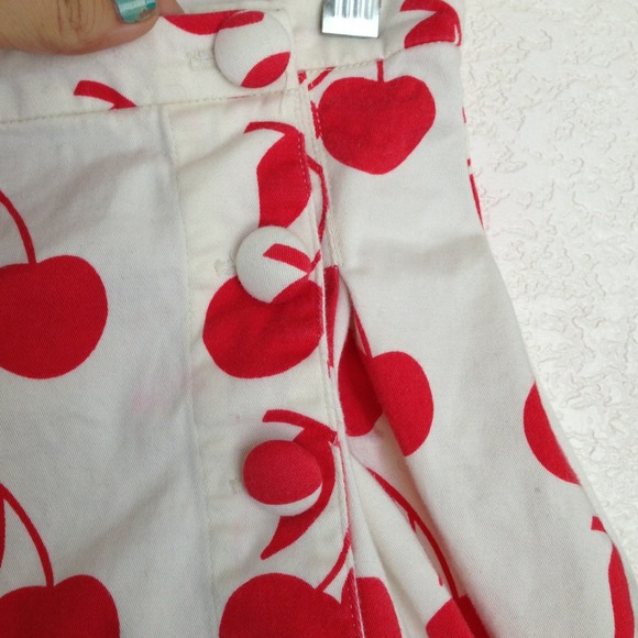 ⛔Sold⛔Off white cherry pattern. - Picture 3 of 4