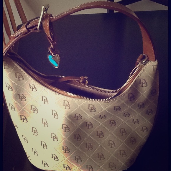 Dooney & Bourke khaki purse - Picture 1 of 3