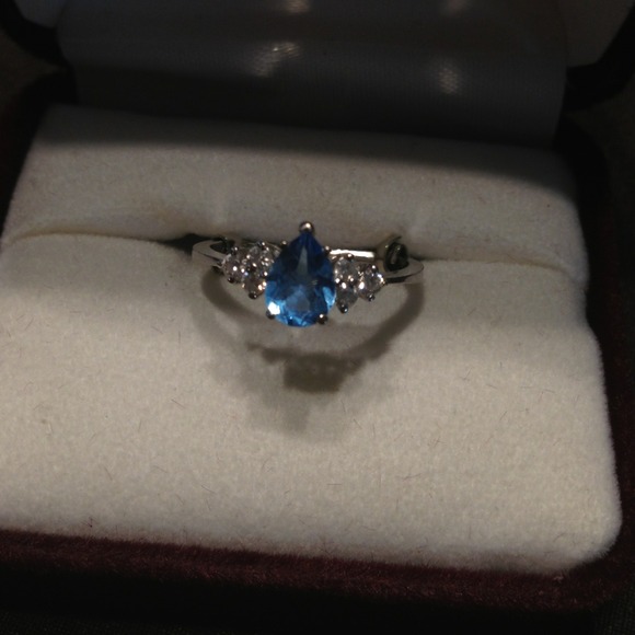 ⭕TRADED⭕Blue topaz and diamond ring.