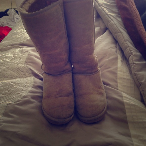 Authentic beige ugg boots - Picture 1 of 3