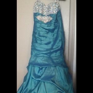 PROM DRESS FOR SALE