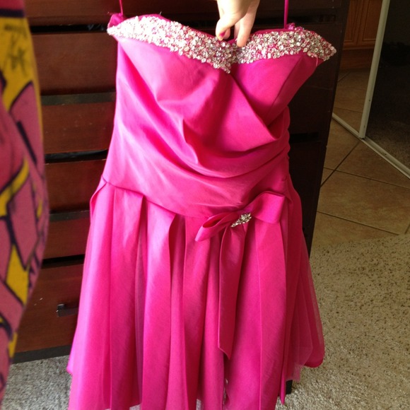 Prom dress - Picture 1 of 4