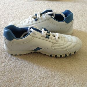 Size 6 women's running shoes