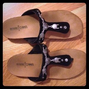 Black leather Minnetonka T strap sandals