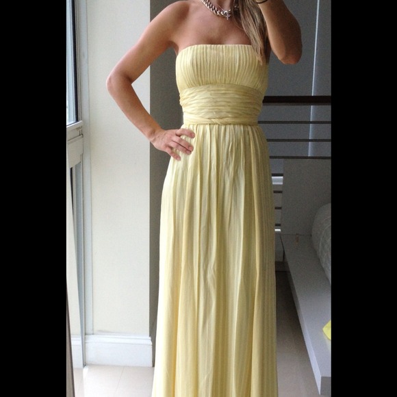 REDUCED 🔥🔥🔥🔥Yellow BCBG Maxi dress