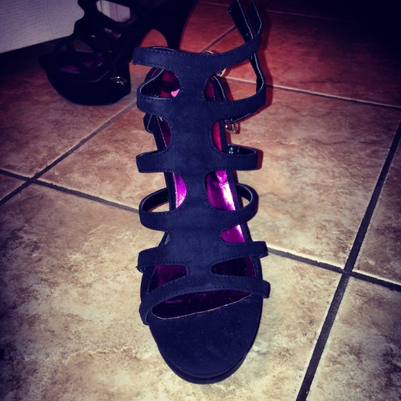 🔴REDUCED! Black high heels - Picture 2 of 4