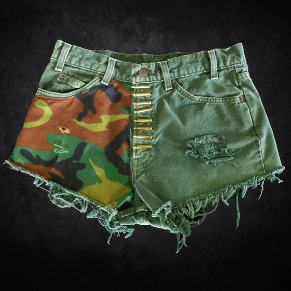 SOLD High Waisted Army Camo Levi's Cutoffs Shorts - Picture 2 of 4