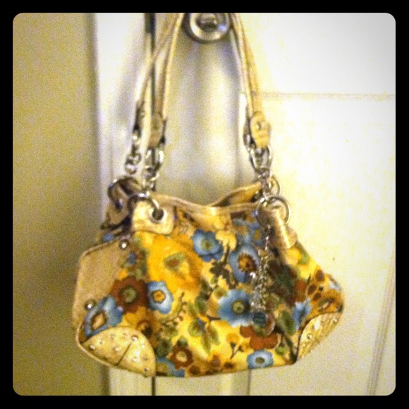 Perfect spring time purse - Picture 1 of 3