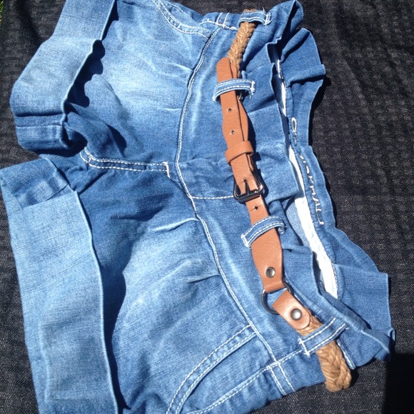 Shorts - Picture 2 of 3