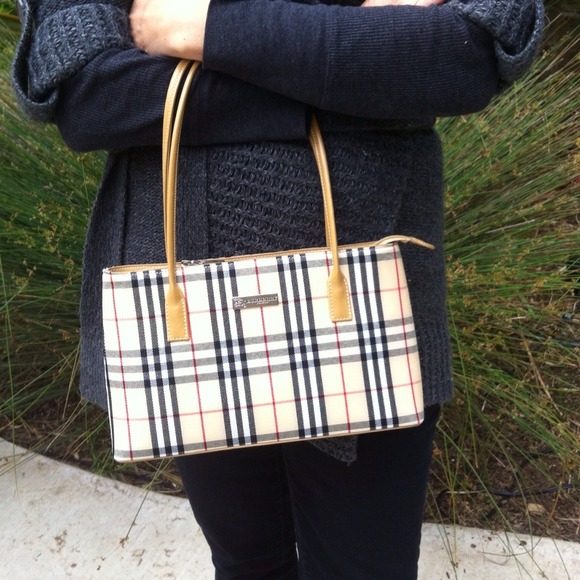 SOLD.....,,,,...................Authentic Burberry
