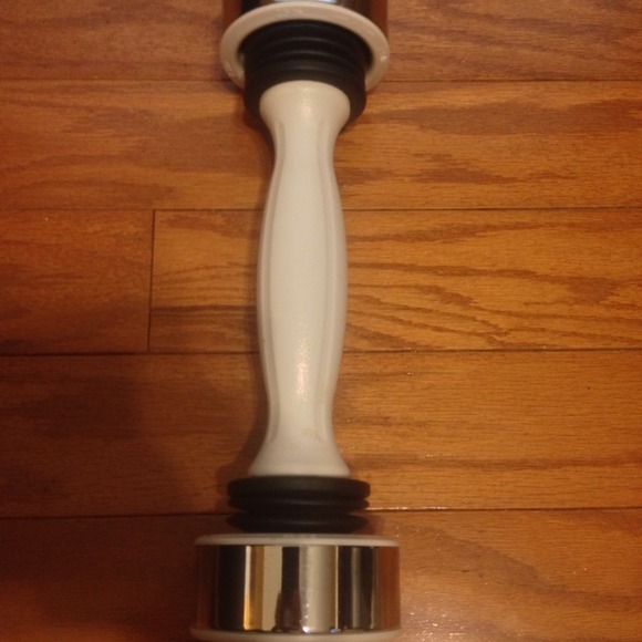 White shake weight - Picture 2 of 2