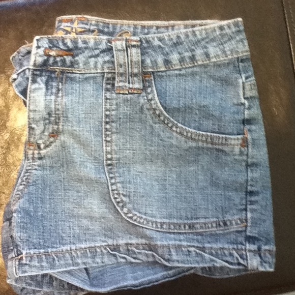 Denim shorts 😊 - Picture 2 of 3