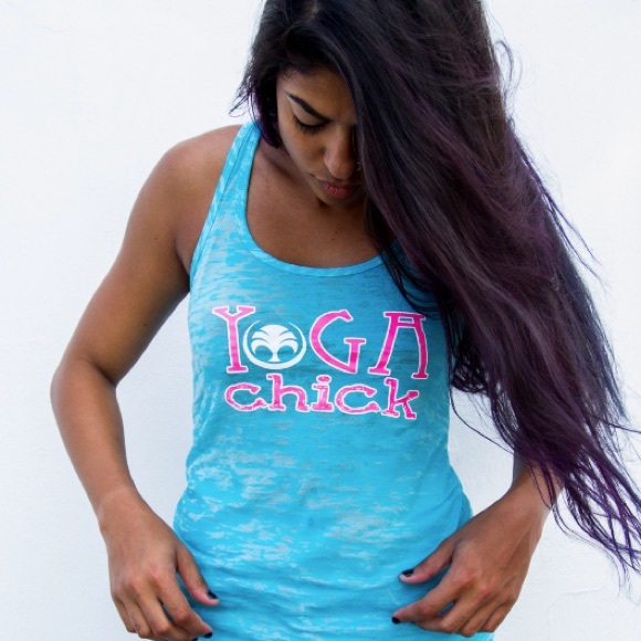 “Yoga chick” in all sizes! By @skinnybuddha - Picture 2 of 3