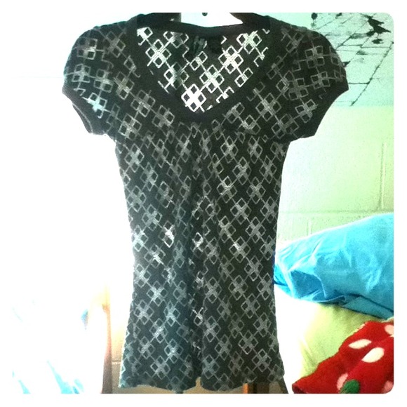 Grey and white patterned tee - Picture 1 of 1