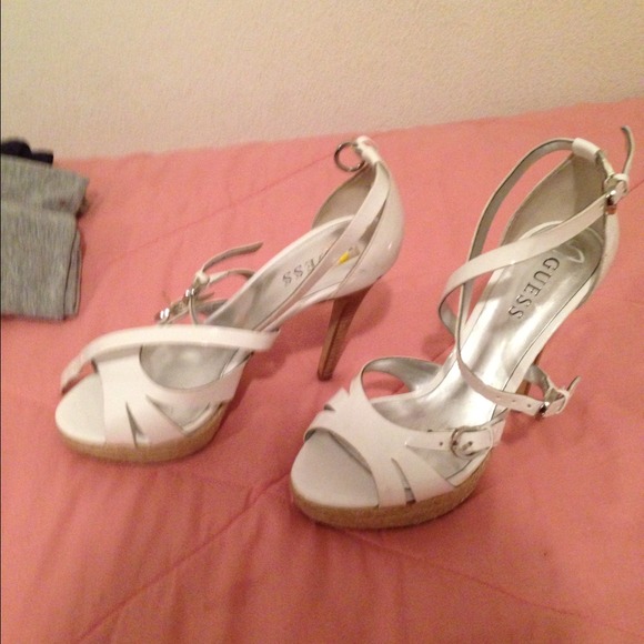 ❌ SOLD Guess white strappy heel. May fit a 7