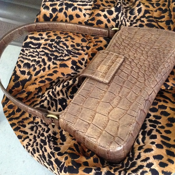 Handbag - Picture 2 of 4
