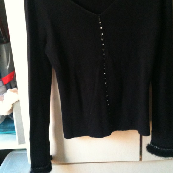 Lightweight color works bead and fur trim sweater