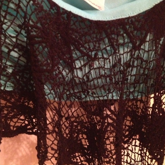 Crop top - Picture 2 of 4