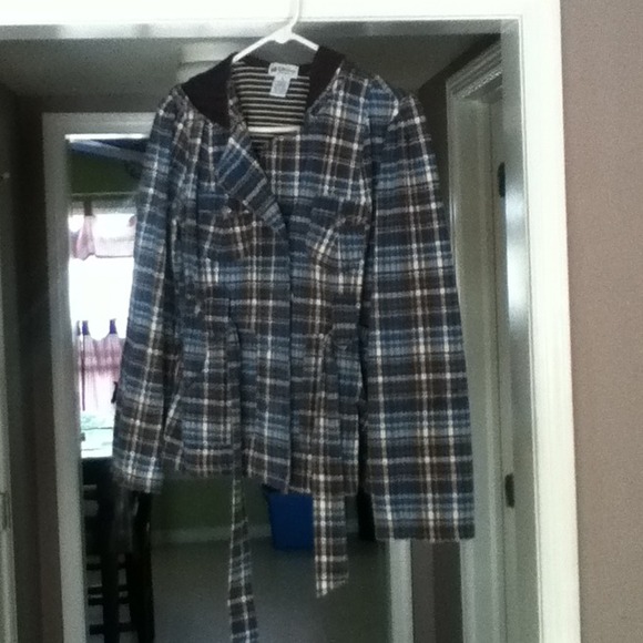 XL never worn really maybe one would sell for $20