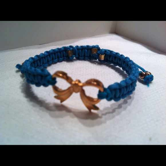 Golden snood bracelet!