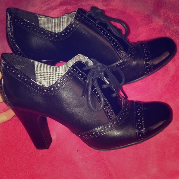 Black lace up booties!