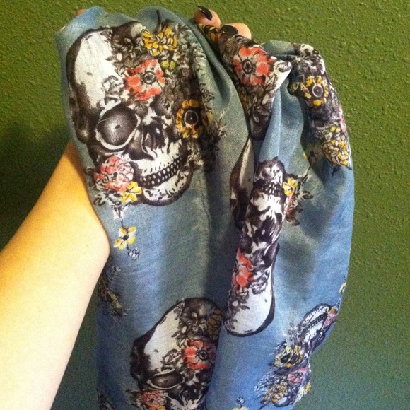Scarf - Picture 2 of 2
