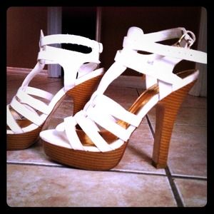 Sold!🔴REDUCED! 2b Bebe Shoes