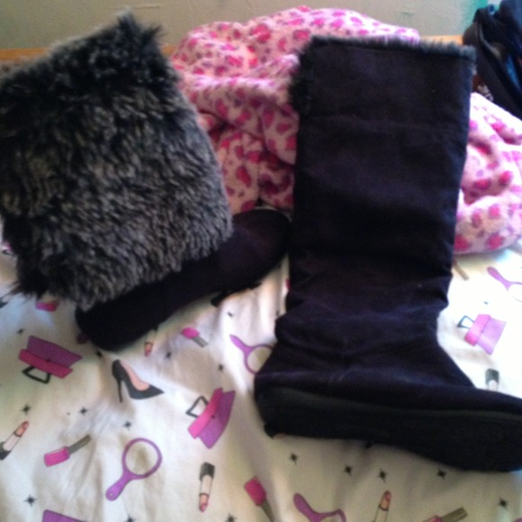 NWOT Never Worn Black Boot With Faux Fur! - Picture 1 of 4