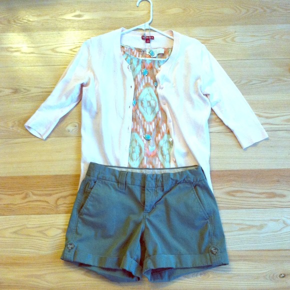 SOLD in bundle Banana republic chino shorts 3"