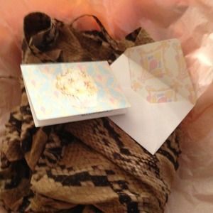 Thank you so much! Love the new dress!