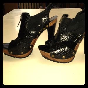 Jessica Simpson wood and leather platform sandals