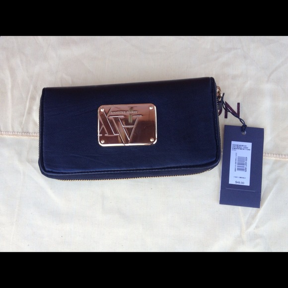 ❤😍❤ Brand New A/X Handbag and match wallet - Picture 3 of 4