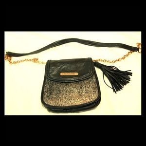 JUST REDUCED 🎀Beautiful Juicy Couture Crossbody🎀