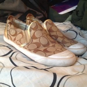 ✨✨✨✨REDUCED✨✨✨✨Size 6 1/2  gold coach sneakers
