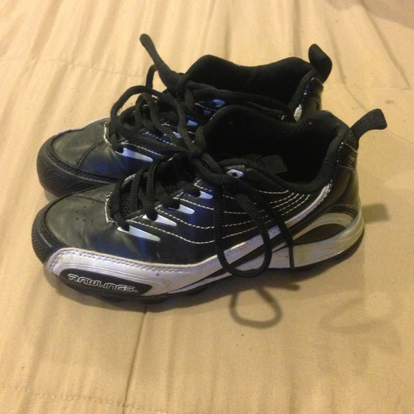 Rawlings Baseball cleats.
