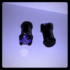 Size 4 purple stud gauges!