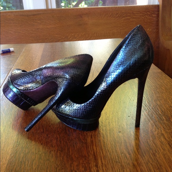 🚫B Brian Atwood snakeskin heels🚫SOLD🚫 - Picture 1 of 4