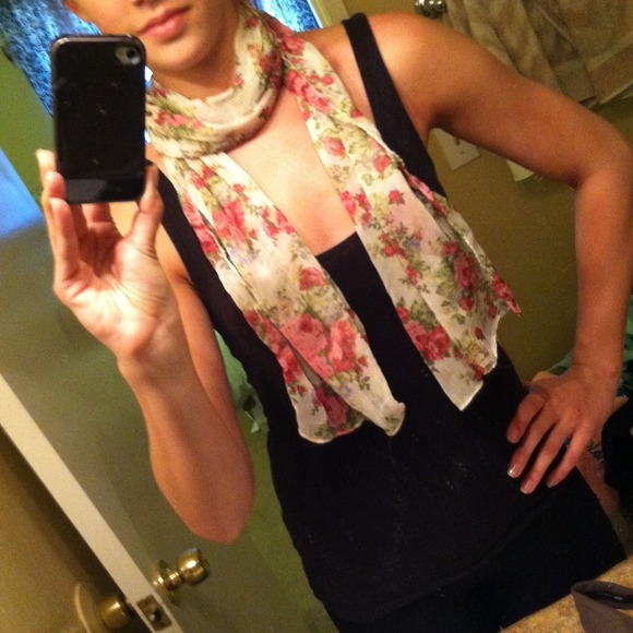 Light weight sheer scarf