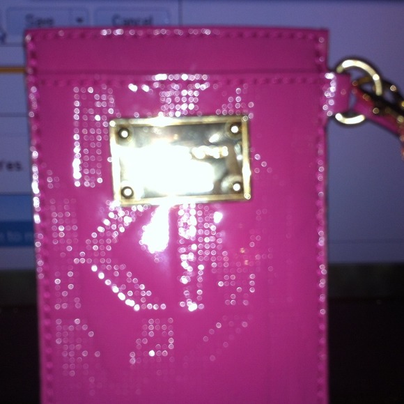 Authentic Michael Kors metro pass case