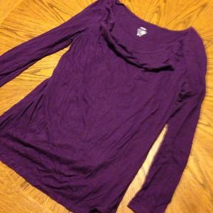 Lightweight super cute scoop neck!