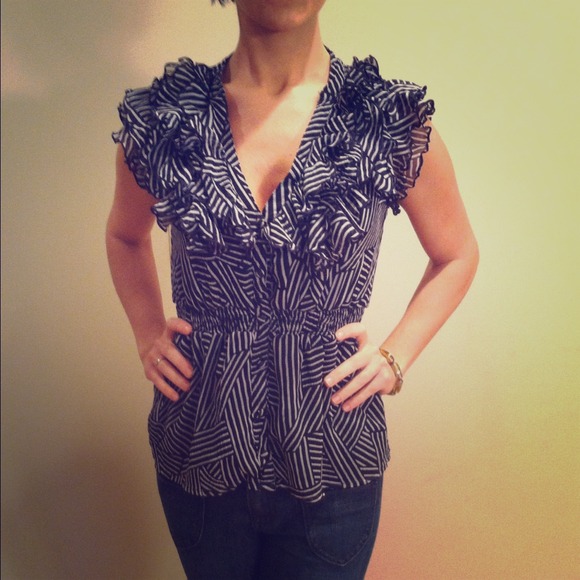 Ruffled V neck blouse size small